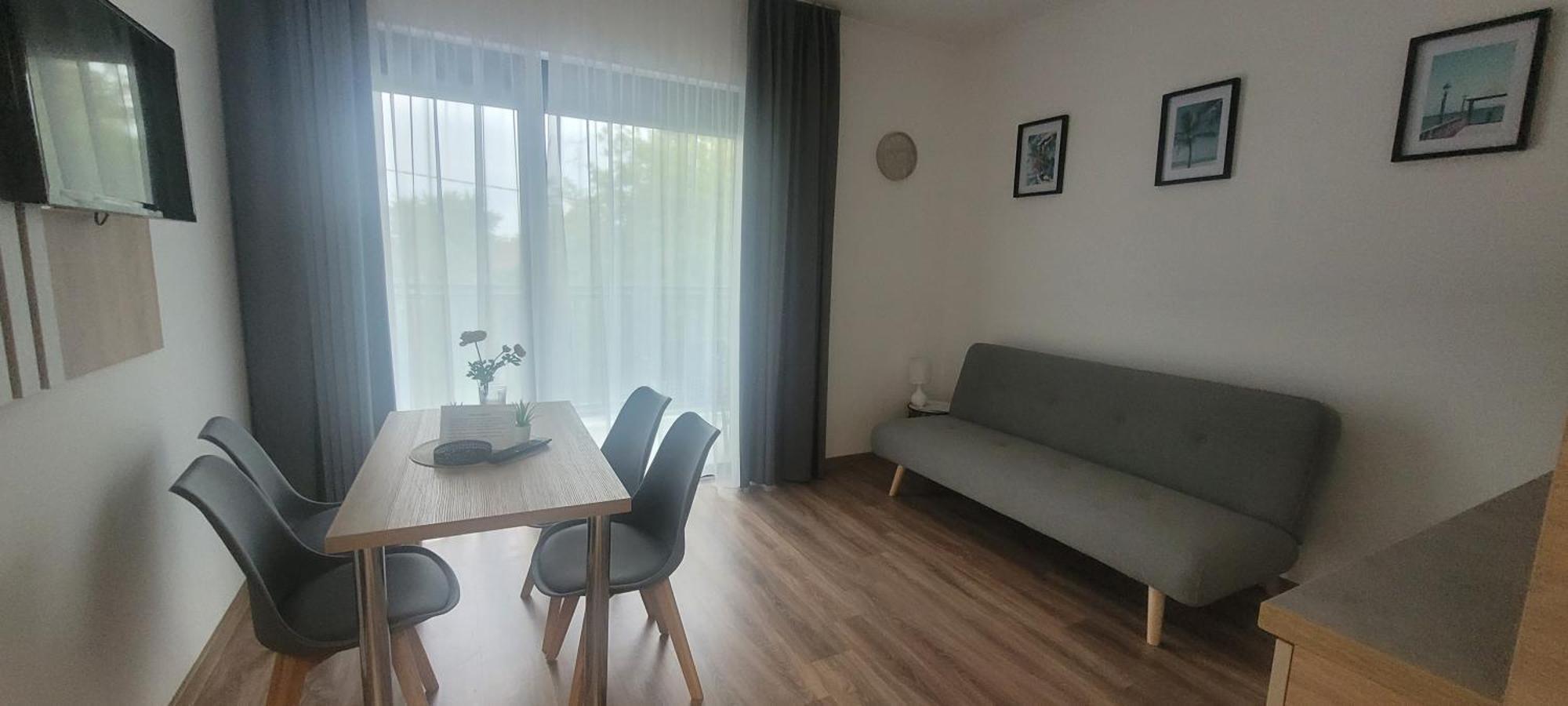 Csaladi Kikoeto Apartman Gyula Exteriör bild