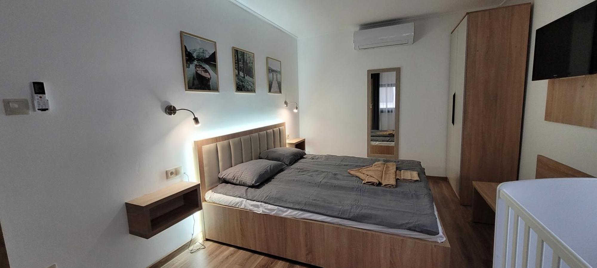 Csaladi Kikoeto Apartman Gyula Exteriör bild