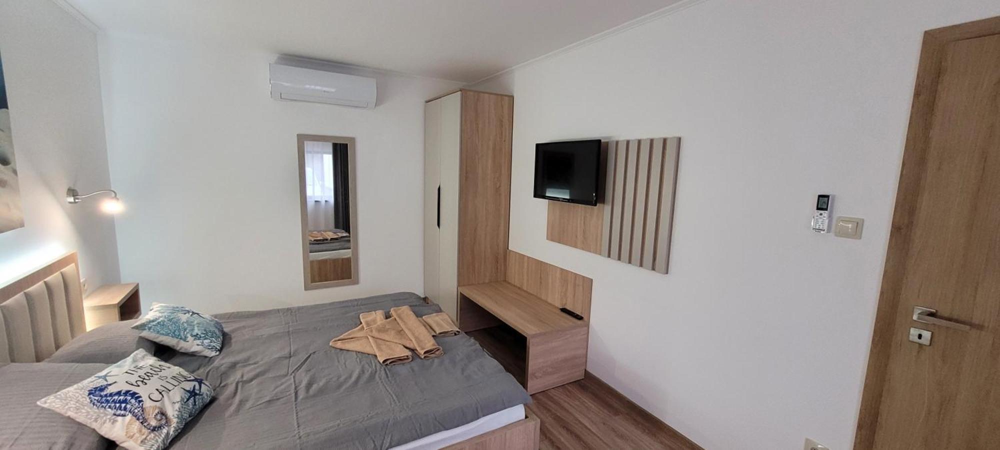 Csaladi Kikoeto Apartman Gyula Exteriör bild