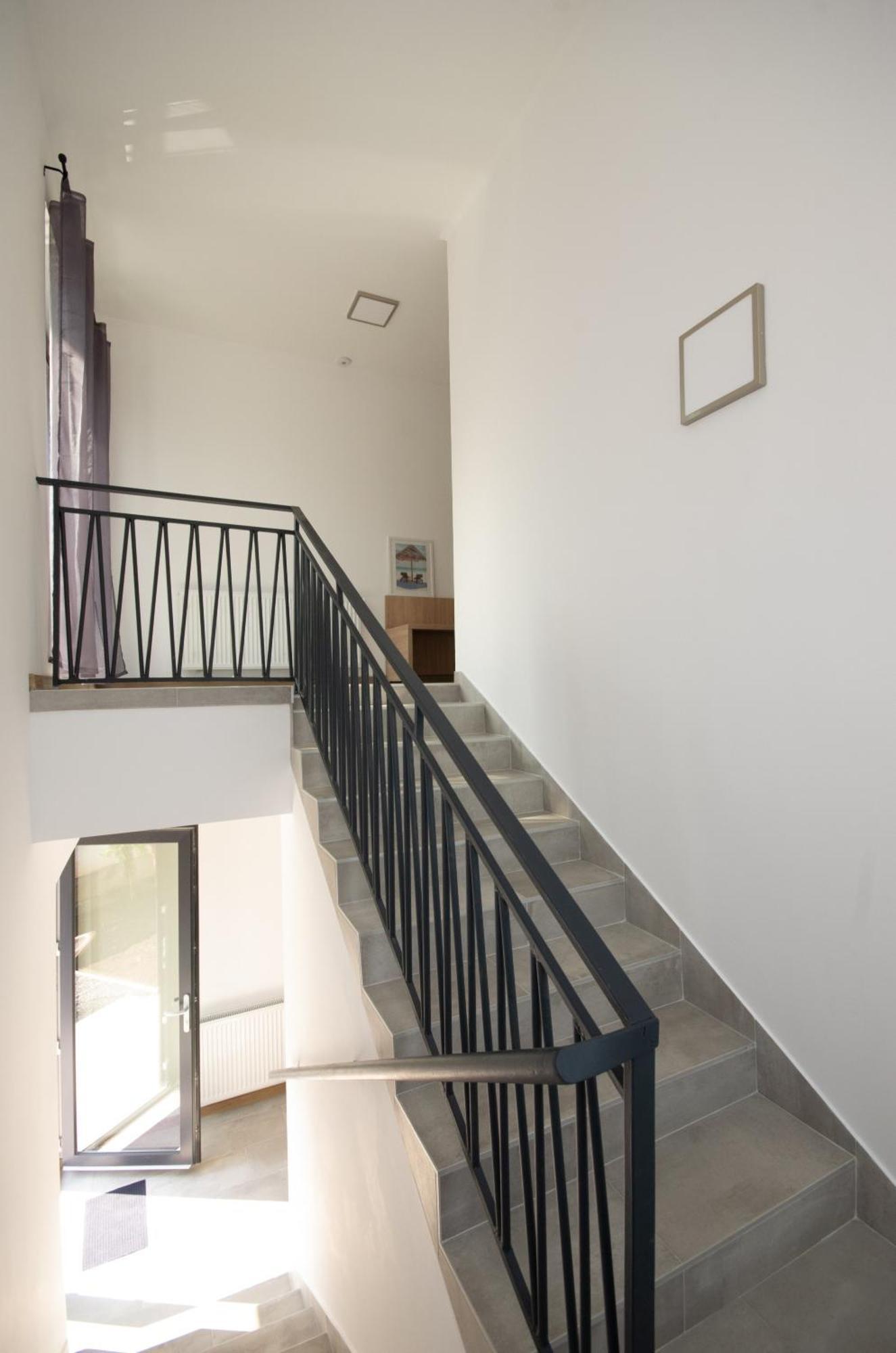 Csaladi Kikoeto Apartman Gyula Exteriör bild
